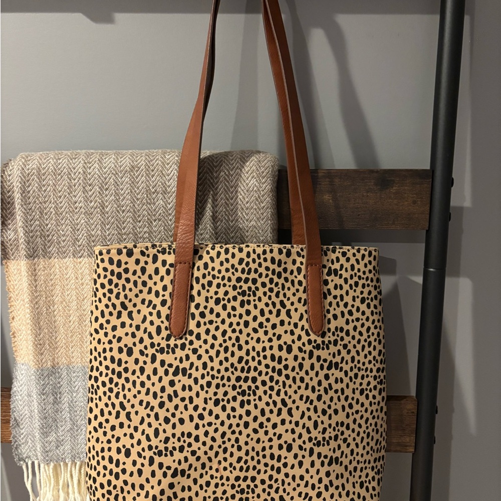 Universal Thread Spotted Tan Tote With Brown Stra… - image 1